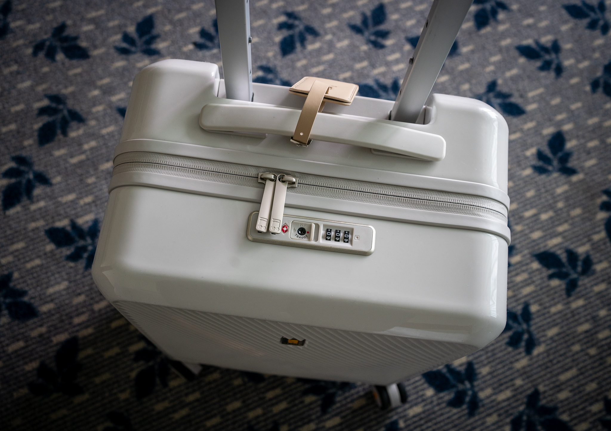 Level8 Carry On Suitcase Review Top