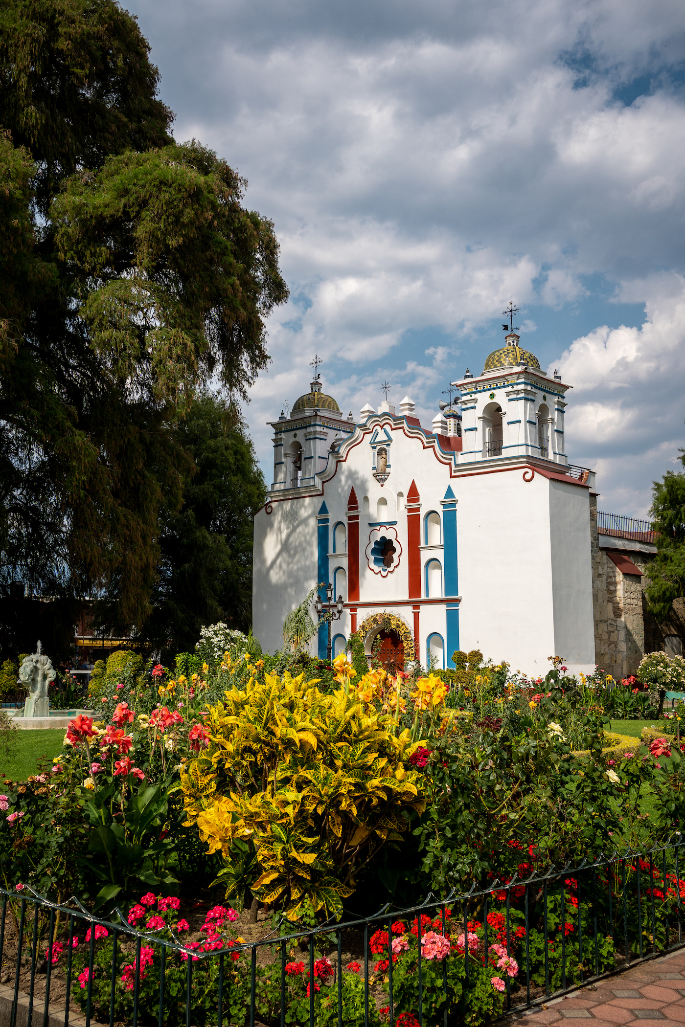 Templo Santa María de la Asunción church and Tule Tree Oaxaca