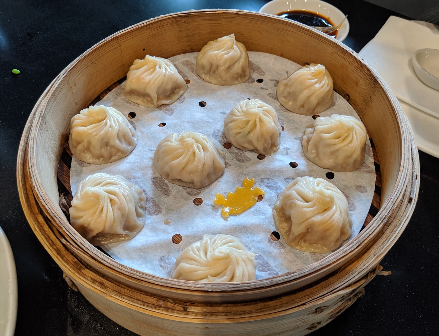 How Din Tai Fung's soup dumplings are conquering the world, 18 folds and 21  grams at a time - Los Angeles Times