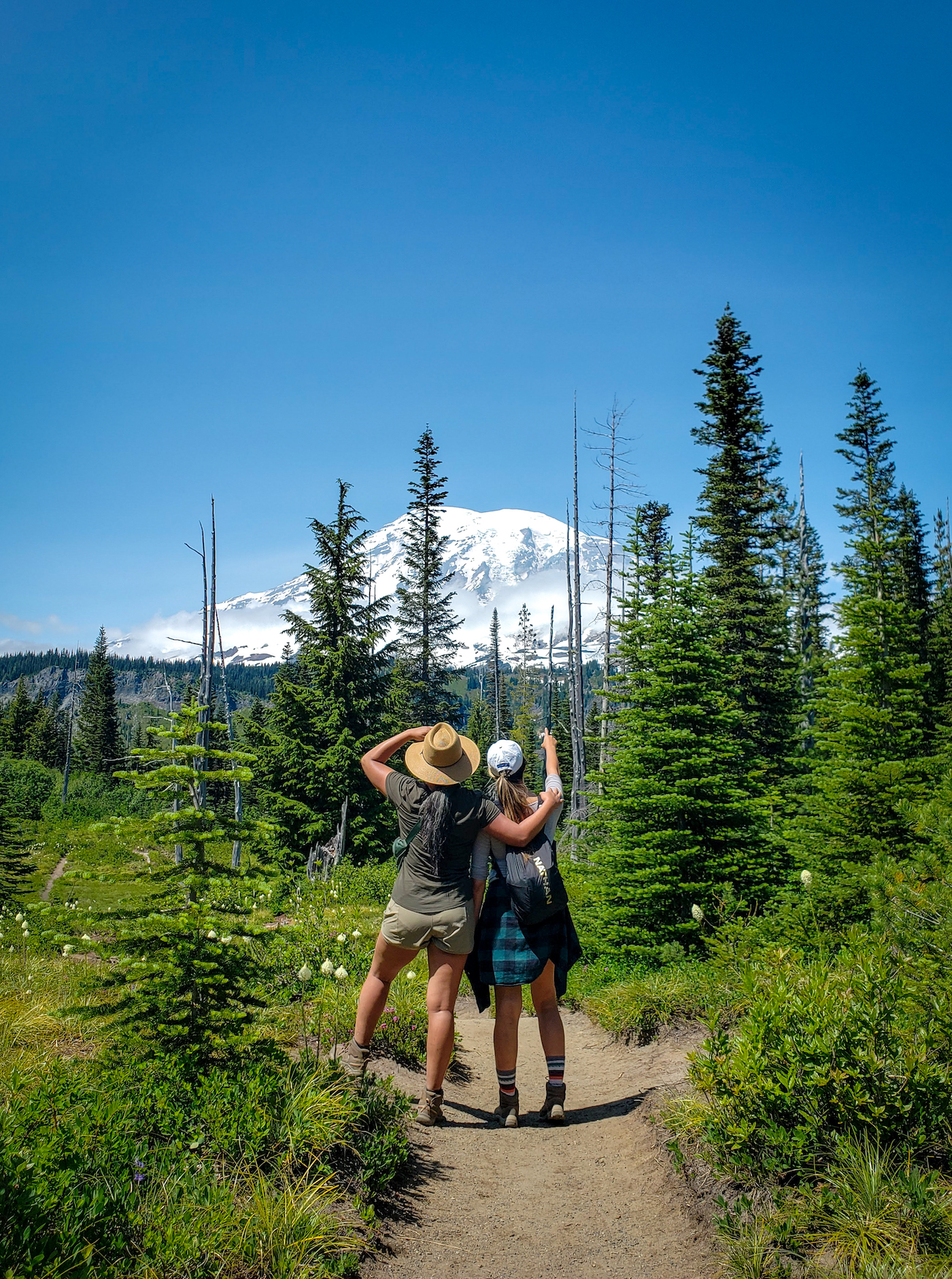 HIking Mount Rainier Washington Snow Lake Trail Schimiggy x Walin