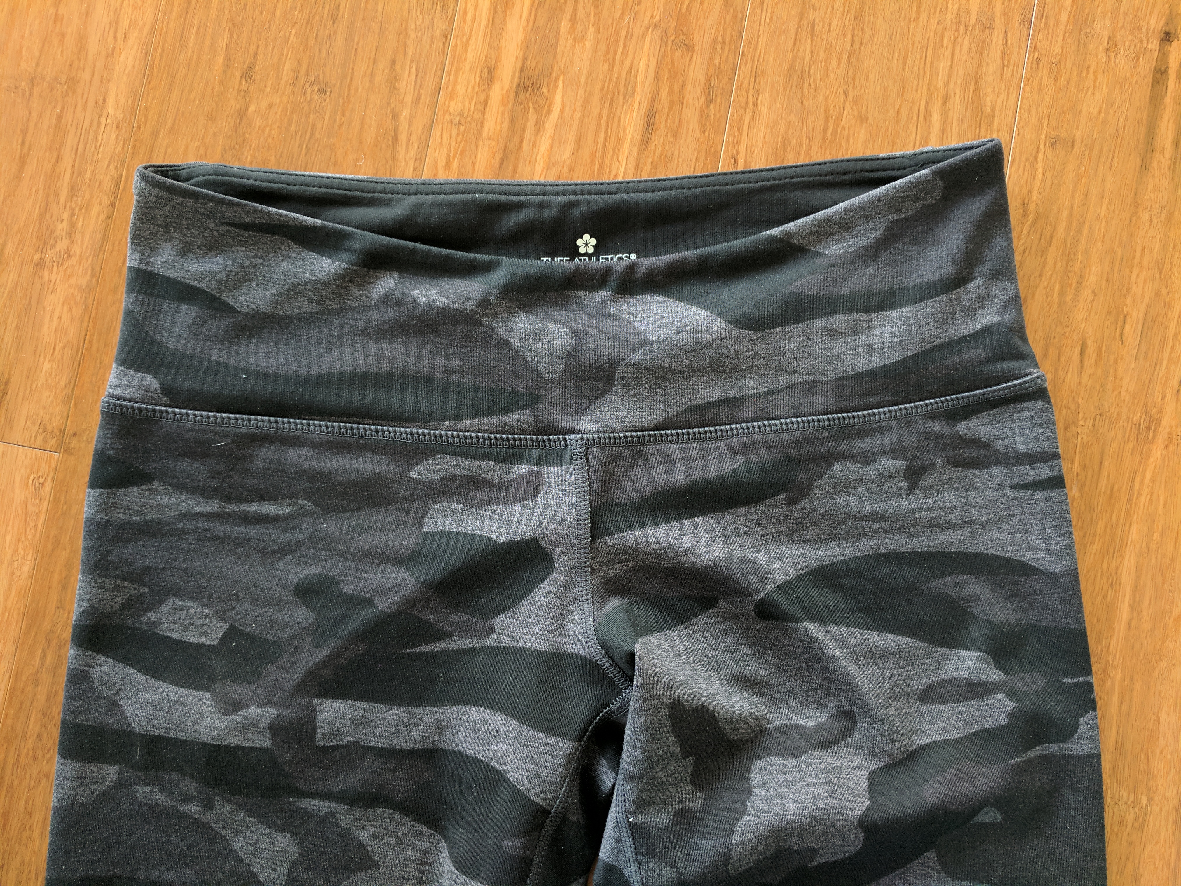 Best Tuff Athletics Size Small Black And Grey Camo Leggings From