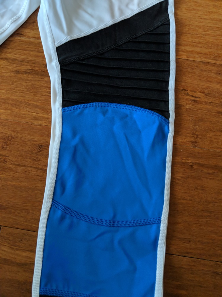 L'URV Activewear Review: Shake Your Booty Leggings - Schimiggy