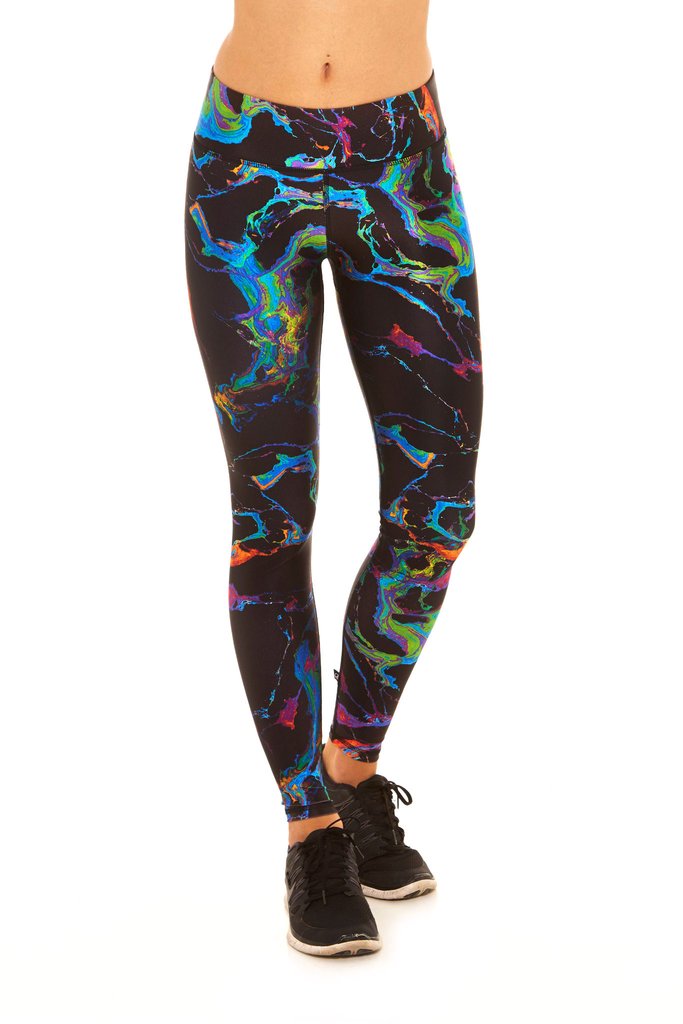 Description Terez Black Oil Spill Leggings cuz even in the dark yew shine, bb. These sikk leggings feature a thick banded waist, a curve-huggin’ fit, and a multi-colored oil spill print all over. Product Details 80% Polyester, 20% Spandex Hand Wash Cold