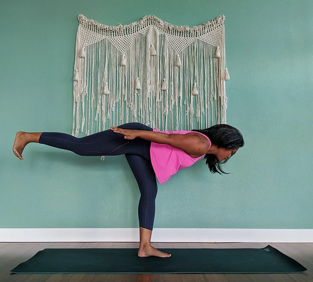 Flying Pigeon Pose: The Definitive Guide for Yogis of All Levels - Vedanta  Today
