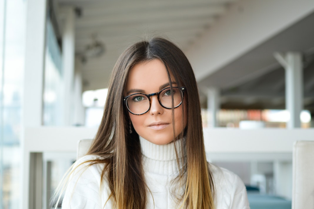 Makeup Mistakes to Avoid When You Wear Glasses